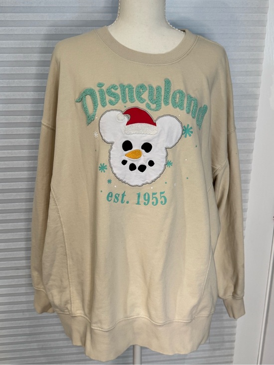 Disney Tops - Disney Beige Holiday Mickey Snowman Sweatshirt 0934